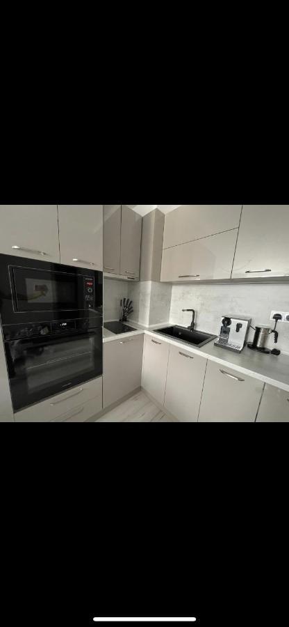 Brand New First Line Sea View 2 Bedroom Apartment بورغاس المظهر الخارجي الصورة